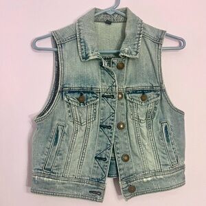 American Eagle light wash denim jean vest size Small women’s